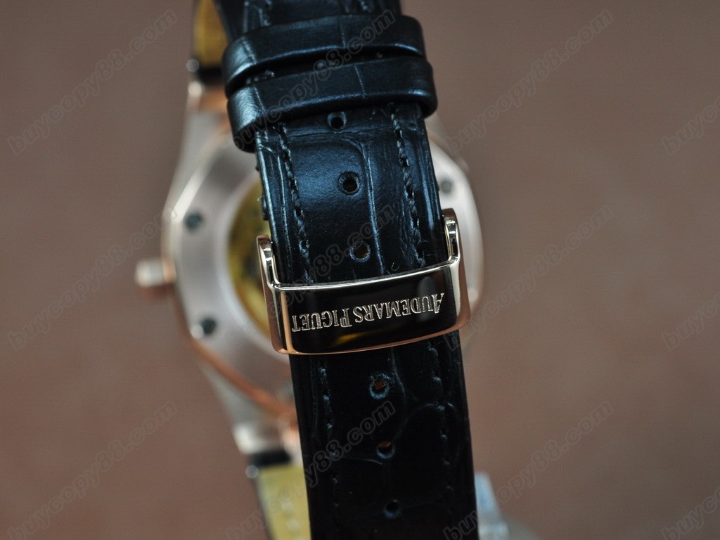 愛彼錶【男性用】 Royal Oak Jumbo 39mm RG/LE Black Swiss Eta 2824-2自動機芯搭載8