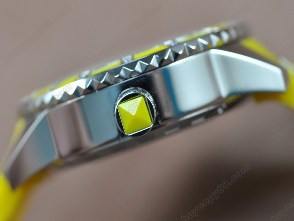 迪奧【男女兼用】 Christal Jewellery Mid SS/RU Yellow Swiss Eta 2824-2 自動機芯搭載4
