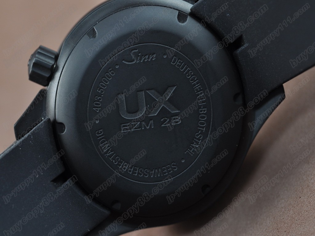 Sinn德製軍錶【男性用】 UX PVD/RU Black Swiss Eta 2824-2 自動機芯搭載． 振頻每小時 28,800 次3