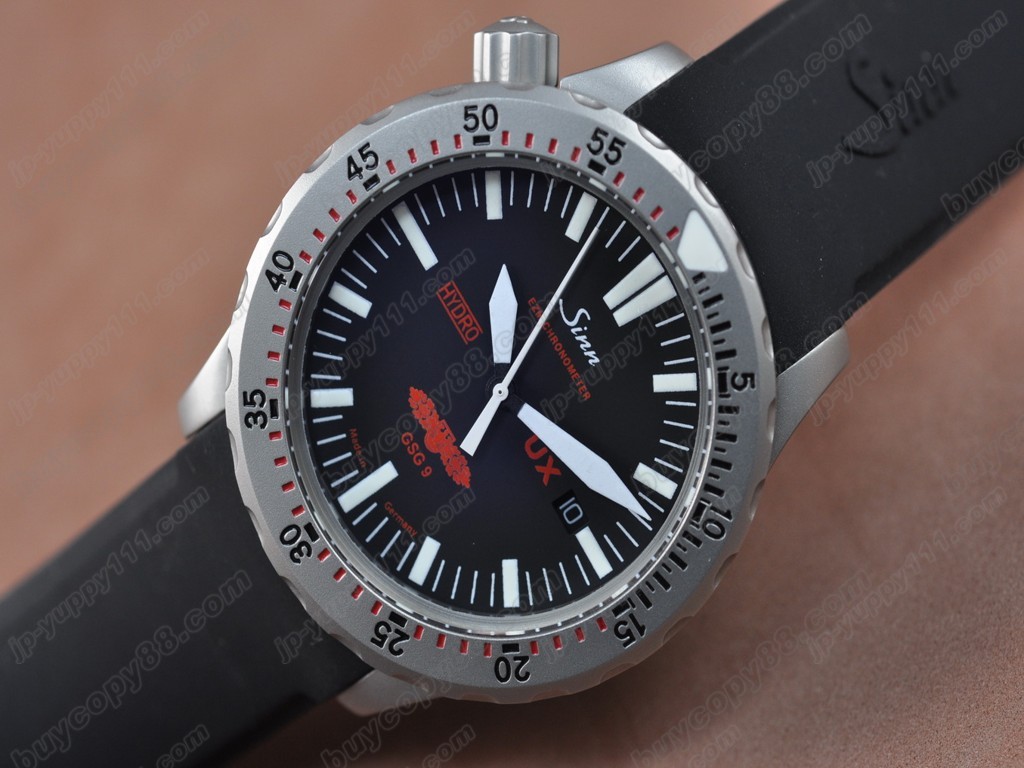 Sinn德製軍錶【男性用】 UX SS/RU Black Swiss Eta 2824-2自動機芯搭載． 振頻每小時 28,800 次2
