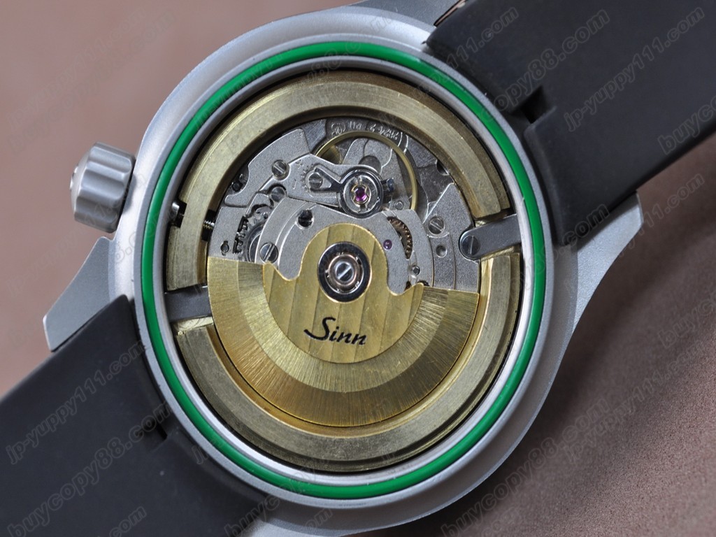 Sinn德製軍錶【男性用】 UX SS/RU Black Swiss Eta 2824-2自動機芯搭載． 振頻每小時 28,800 次4