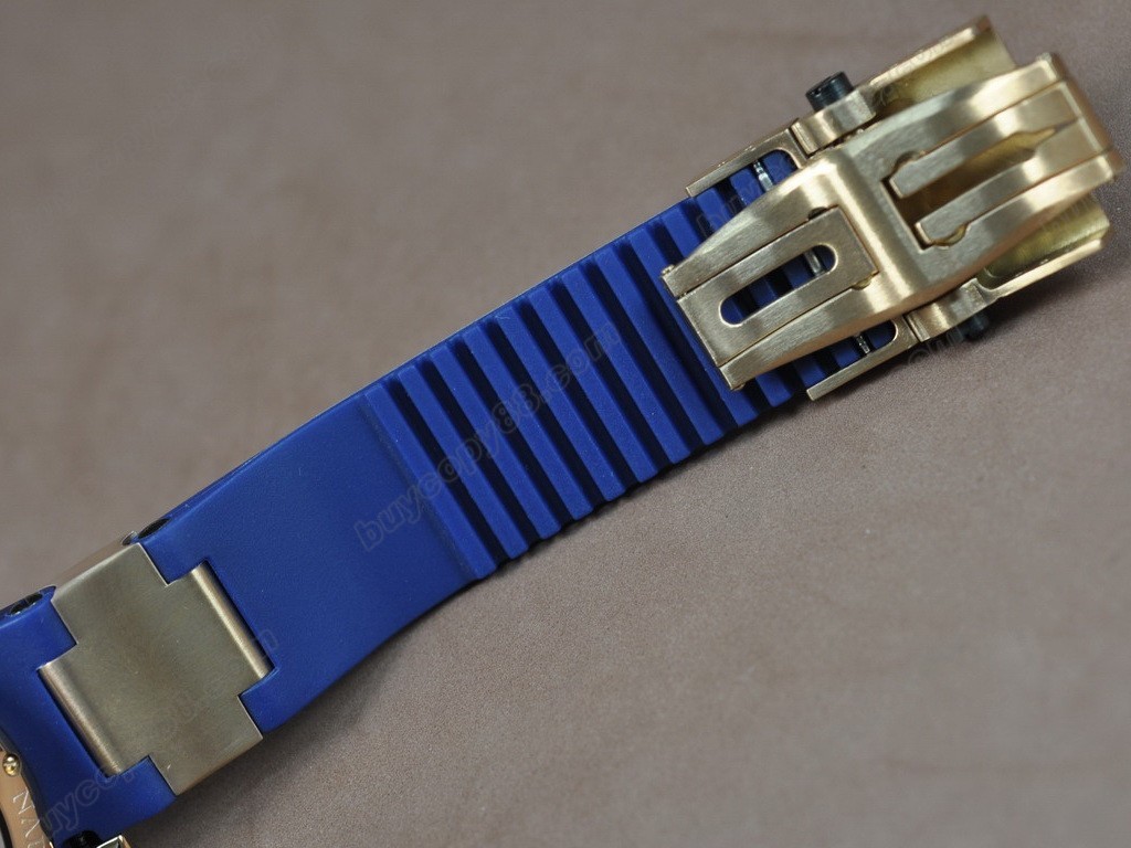 雅典錶 【男性用】 Maxi Marine Chrono Blue RG/RU Wht A-7750自動機芯搭載． 振頻每小時 28,800 次5