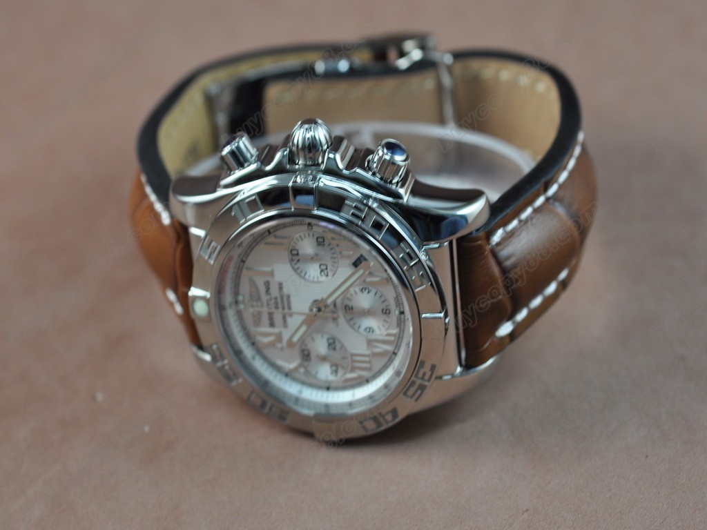 百年靈【男性用】Chronomat B01 SS/LE White Roman Asia7750自動機芯搭載1