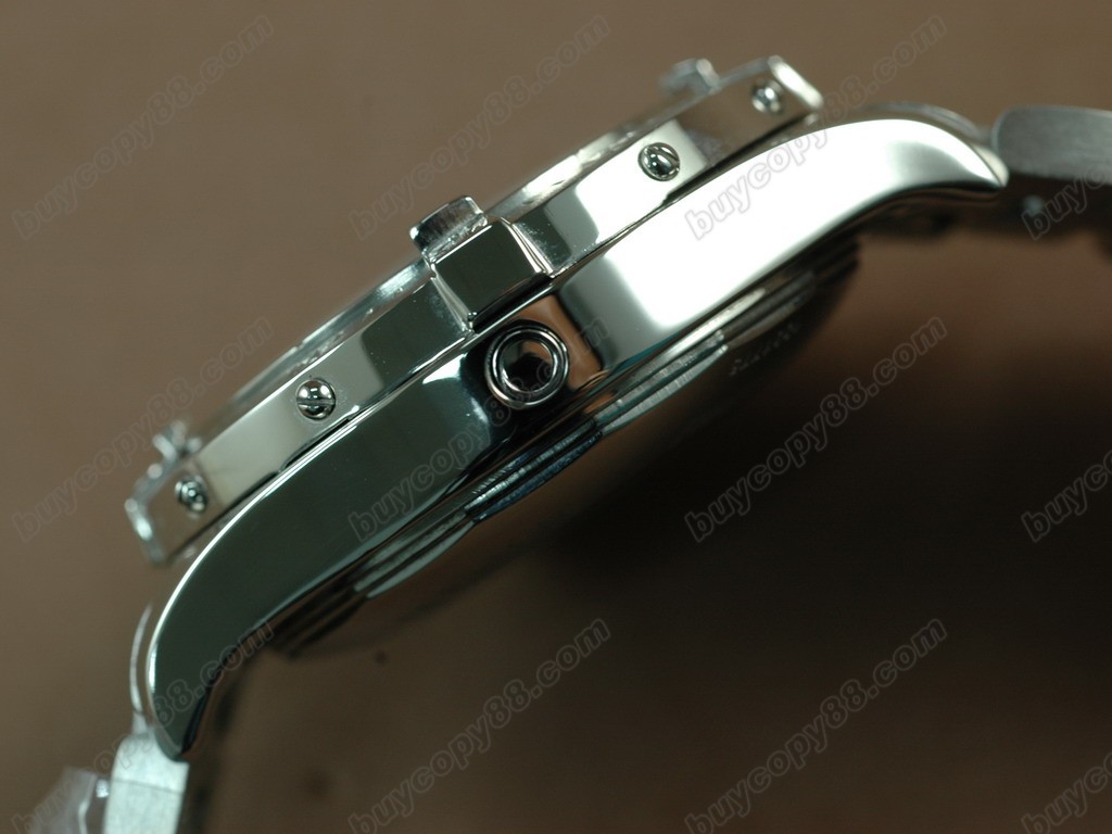 百年靈【男性用】Superocean Steelfish SS Black Swiss Eta 2824-2自動機芯搭載6