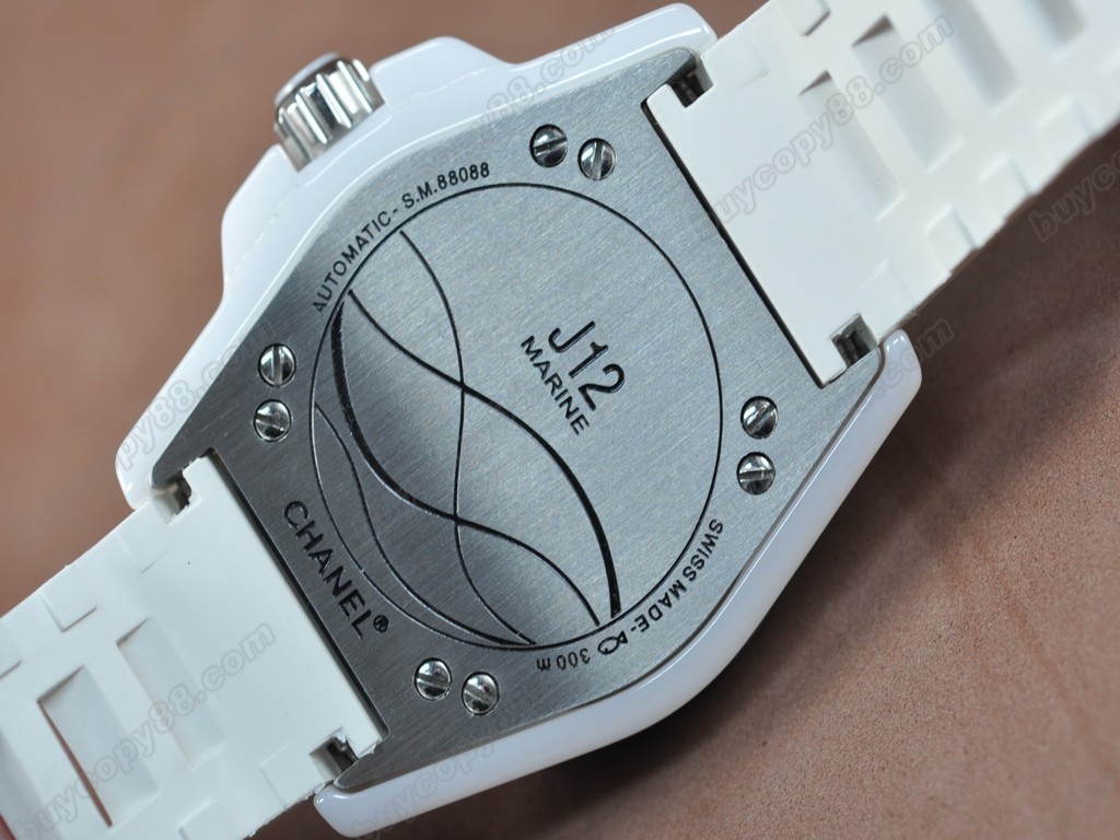 香奈兒【男性用】 J12 (Best version)White Ceramic RU/White Swiss Eta 2824-2 自動機芯搭載4