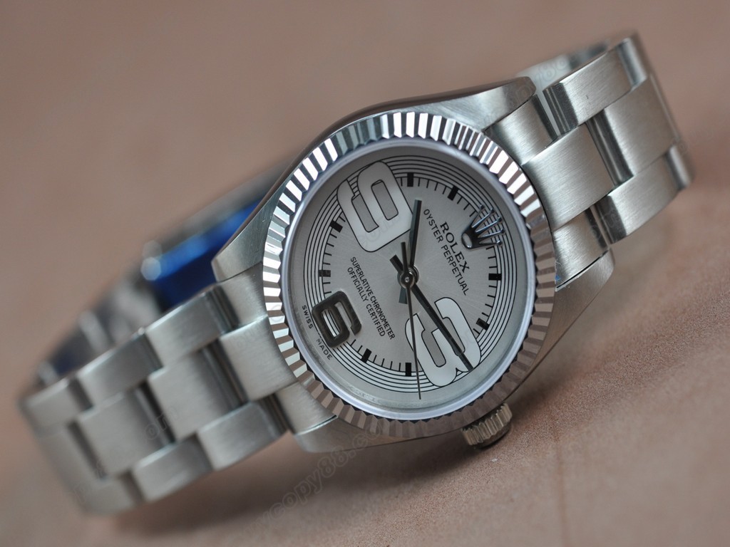 勞力士【女性用】Oyster 25mm SS White Swiss Eta 2671-2 自動機芯搭載2