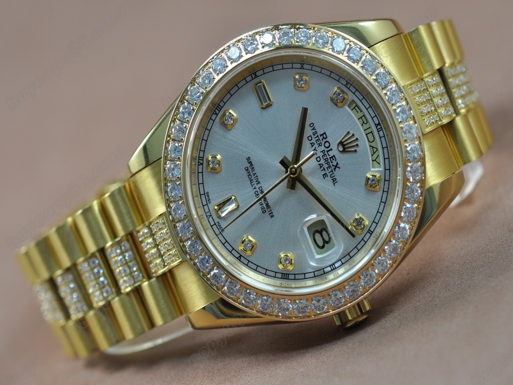 勞力士【男性用】 DateDay 41mm Full YG Diamond White Dial A-2836-2自動機芯搭載2