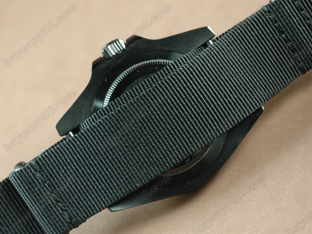 勞力士【男性用】Submariner PVD Satin Strap Black Dial A-2836-2 自動機芯搭載0