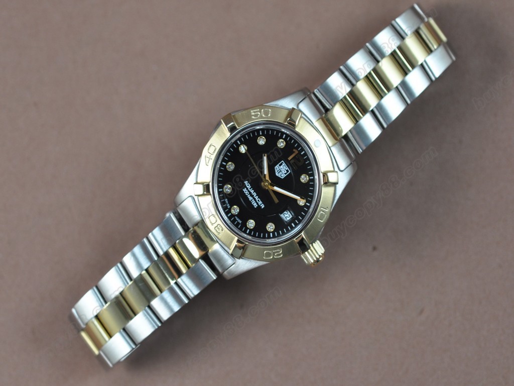  豪雅【女性用】Aquaracer Ladies TT Black dial Swiss Eta 石英機芯搭載0