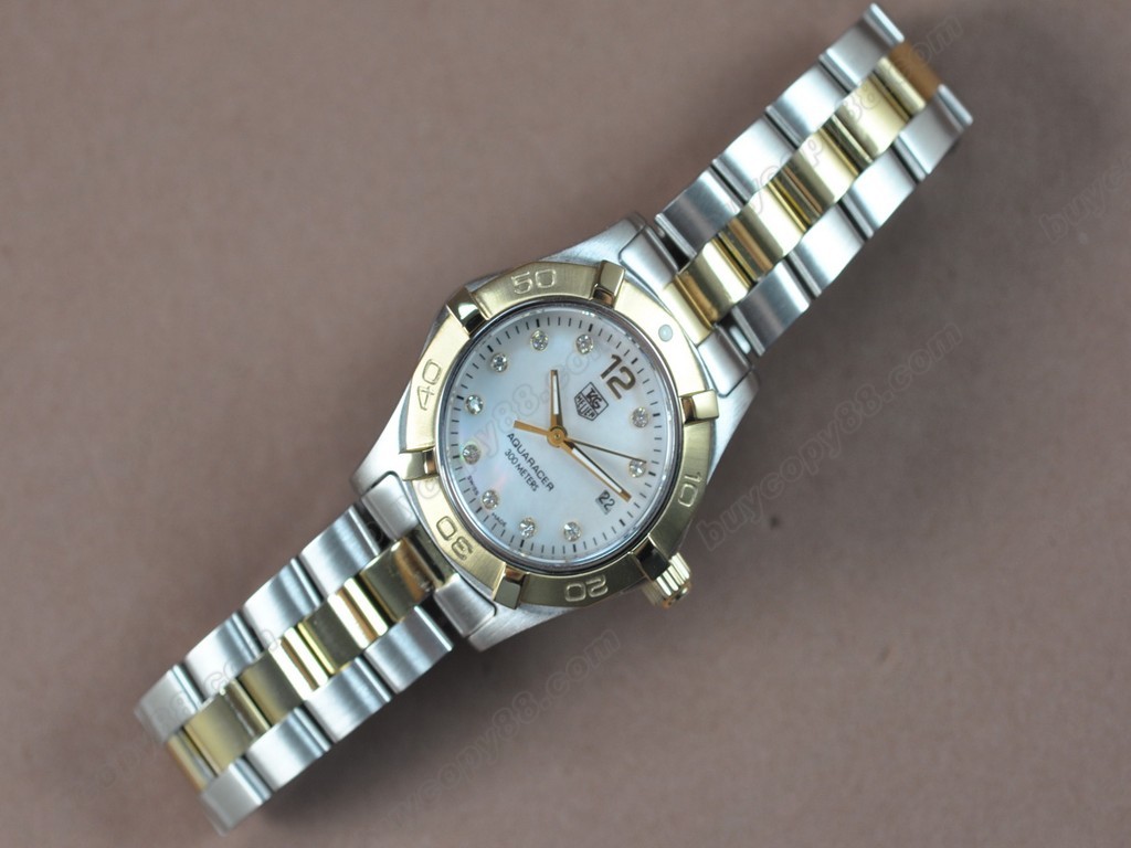 豪雅【女性用】 Aquaracer Ladies TT Pearl white Swiss Eta 石英機芯搭載0